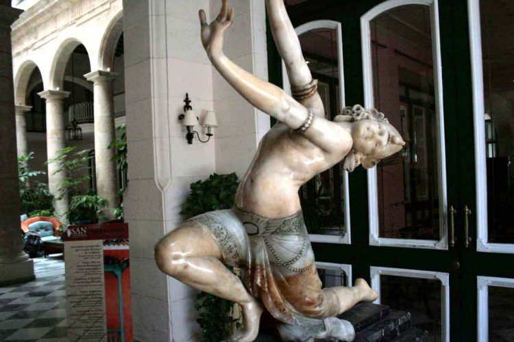 Cuba Hotel Foyer