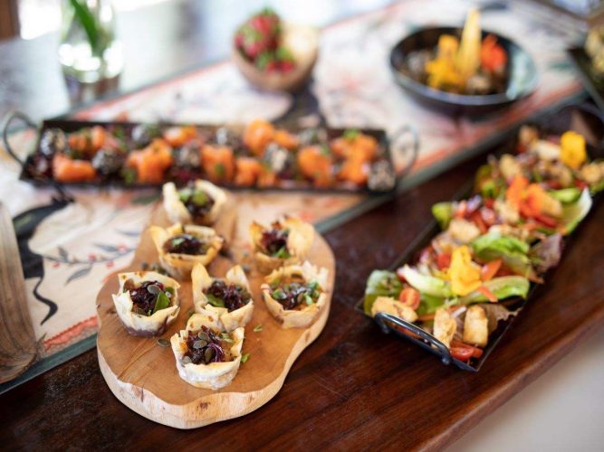 Mosaic Lagoon Lodge, Stanford - Scrumptious food is served