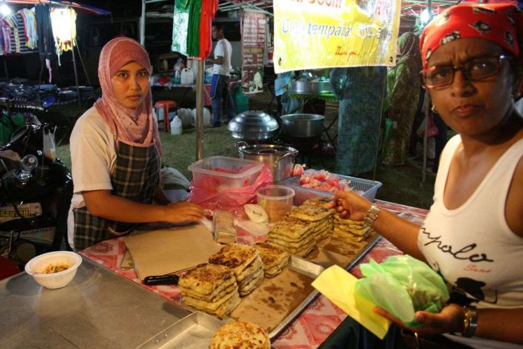 Langkawi Food and clothing night market